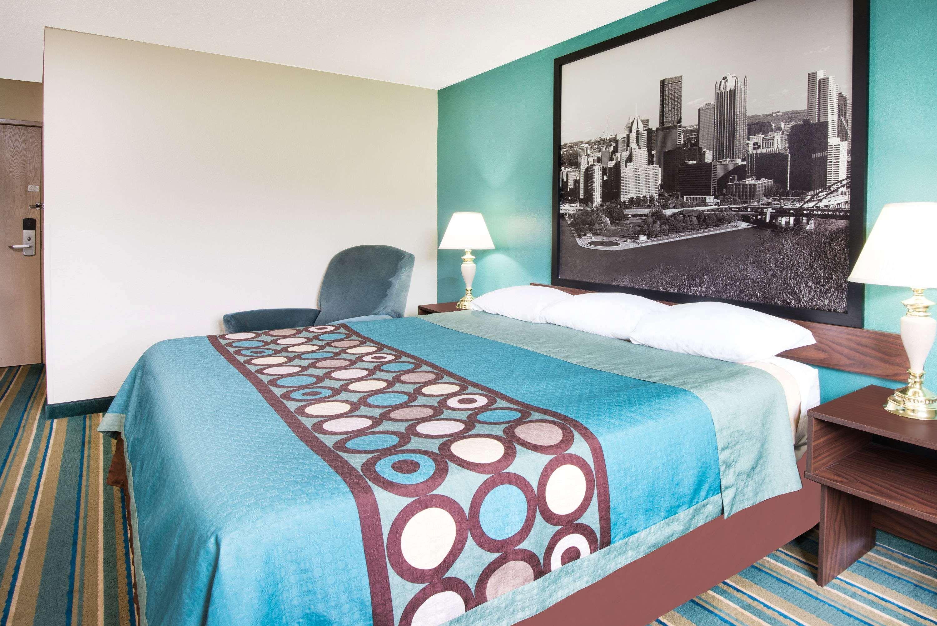 Super 8 By Wyndham Pittsburgh Pa Airport-University Area Moon Township Exterior photo