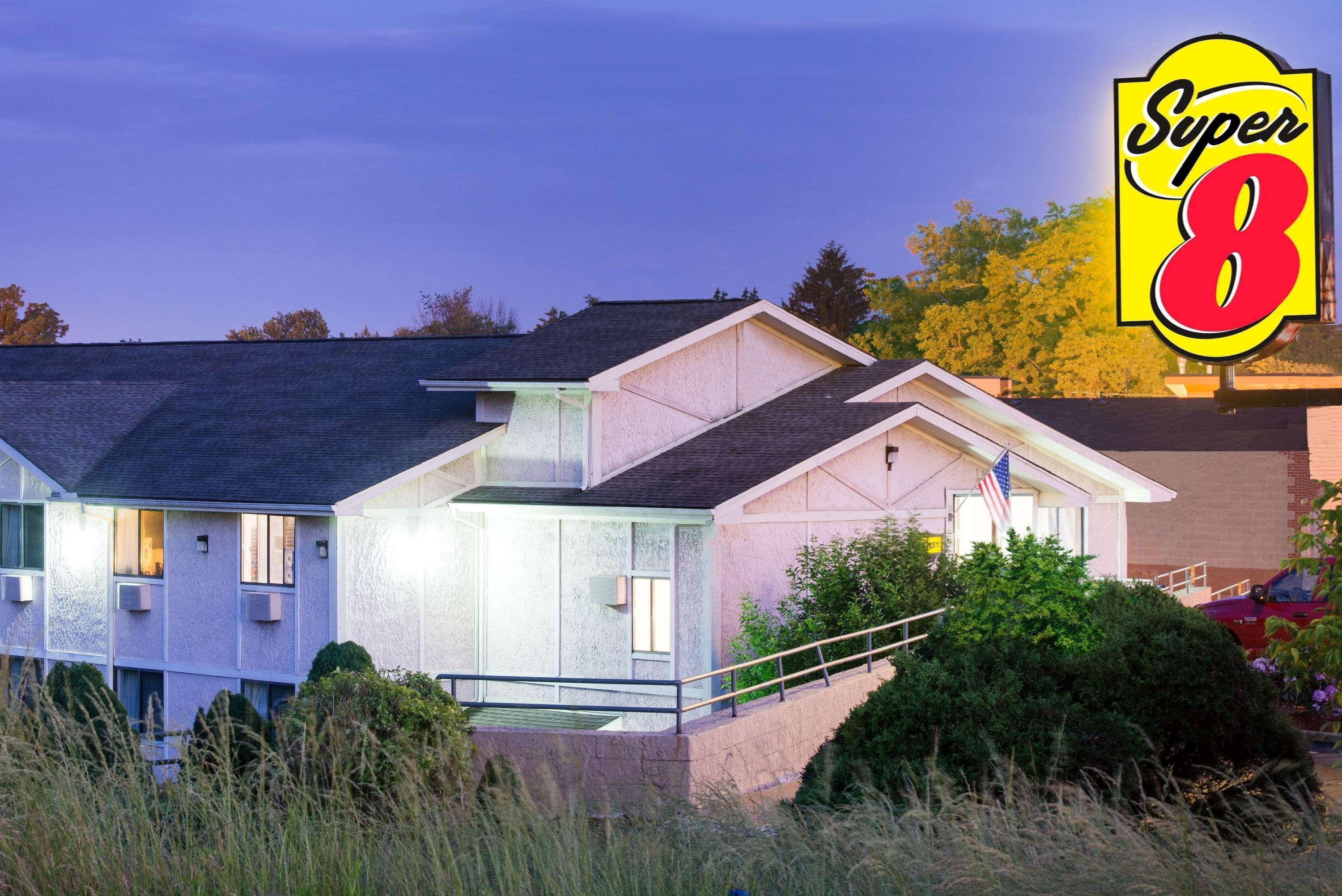 Super 8 By Wyndham Pittsburgh Pa Airport-University Area Moon Township Exterior photo